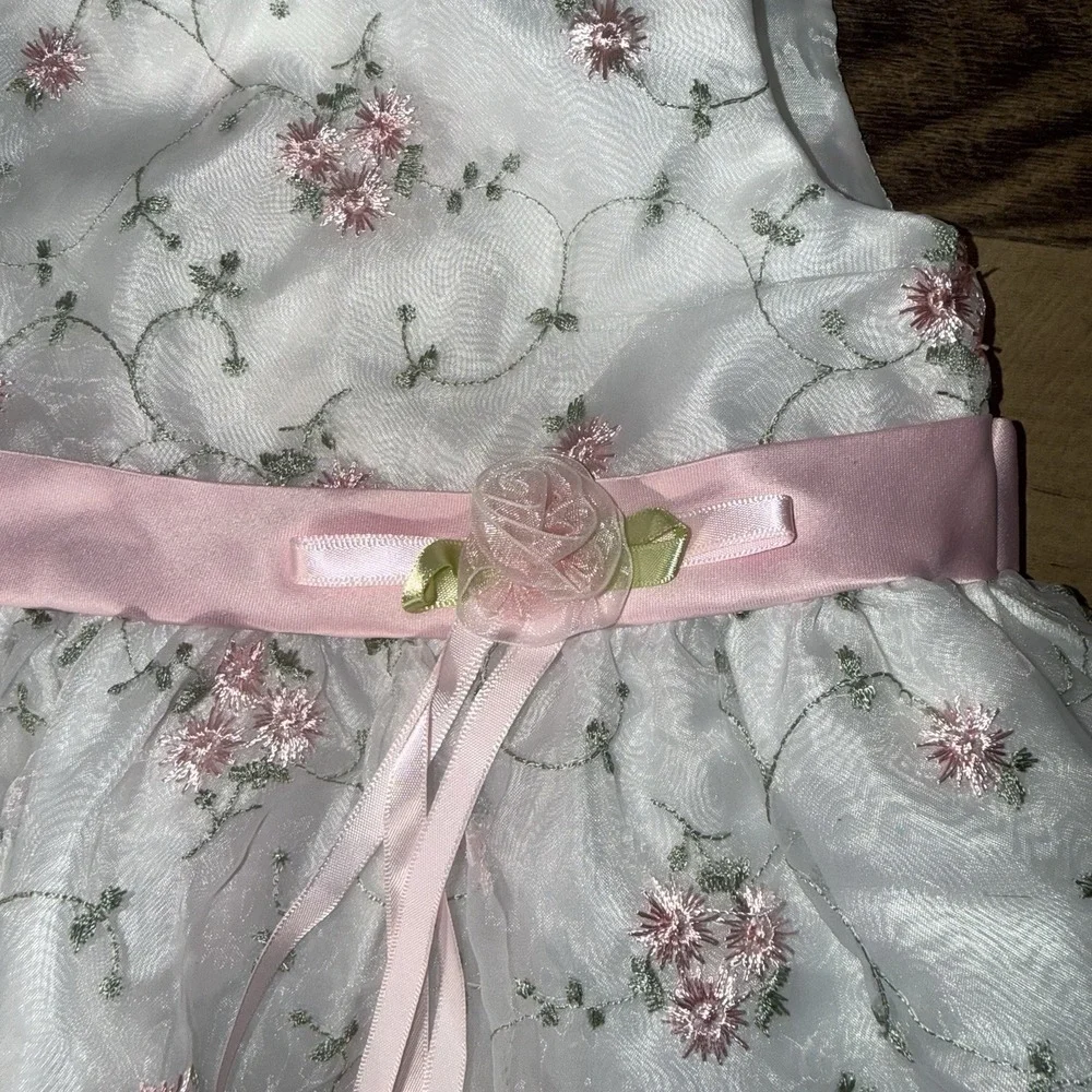 Lot Of 3 Girls Size 24 Months Dresses Lacy Embroidery‎ Fancy